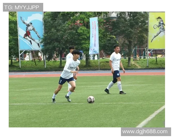 围绕最强足球星辉煌历程探寻绿茵赛场王者崛起与巅峰荣耀之路