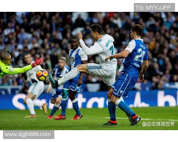 巨幅足球壁画描绘世界顶级球星热血拼搏瞬间魅力无限 巨幅足球壁画描绘世界顶级球星热血拼搏瞬间魅力无限