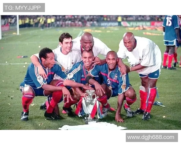 贫民窟崛起的传奇足球明星:十位从困境中走出的伟大球员 贫民窟崛起的传奇足球明星:十位从困境中走出的伟大球员