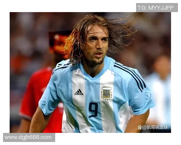 足球巨星渐老的足迹：从巅峰到暮年，他们的传奇如何转变