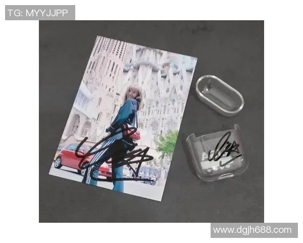 足球明星亲赠限量版运动鞋 给粉丝送上专属惊喜礼物