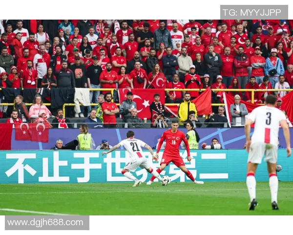 足球星连珠现象解析:多位传奇球员同场竞技的历史意义与未来展望 足球星连珠现象解析:多位传奇球员同场竞技的历史意义与未来展望